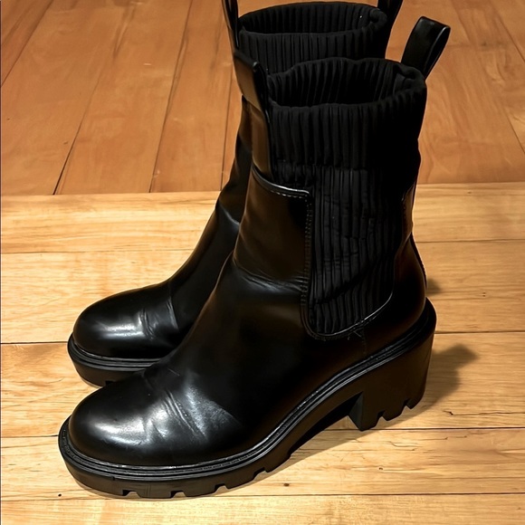 Zara Track Sole Black Sock Boot Women’s Size 8 - Picture 3 of 8